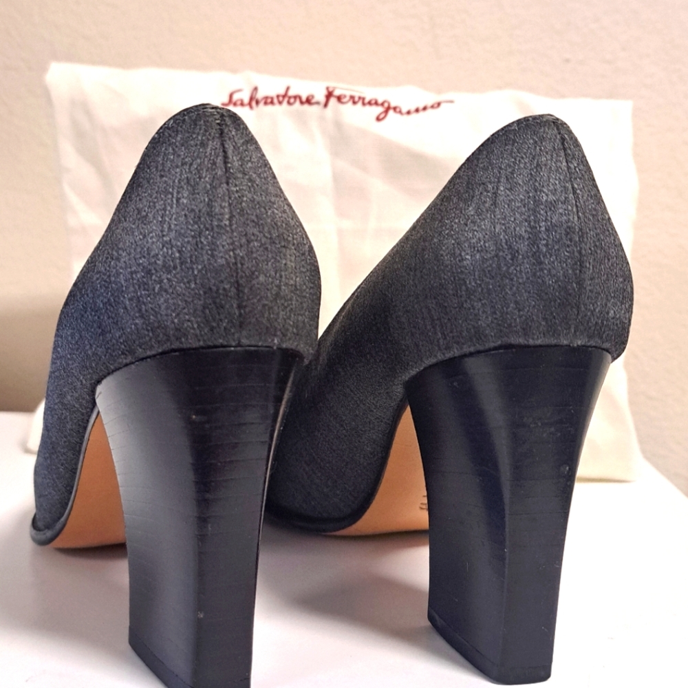 SALVATORE FERRAGAMO Grey Pumps Heels Size 7.5 - Picture 7 of 8